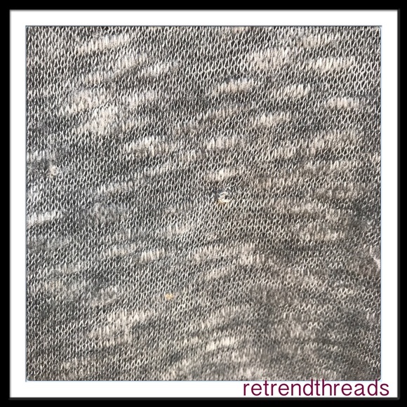 V neck gray top - Picture 5 of 5